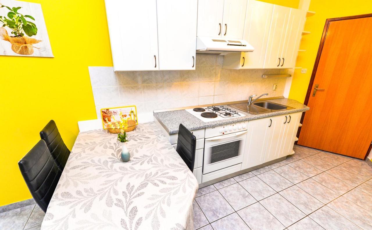 Apartments Hope ノヴァリャ エクステリア 写真