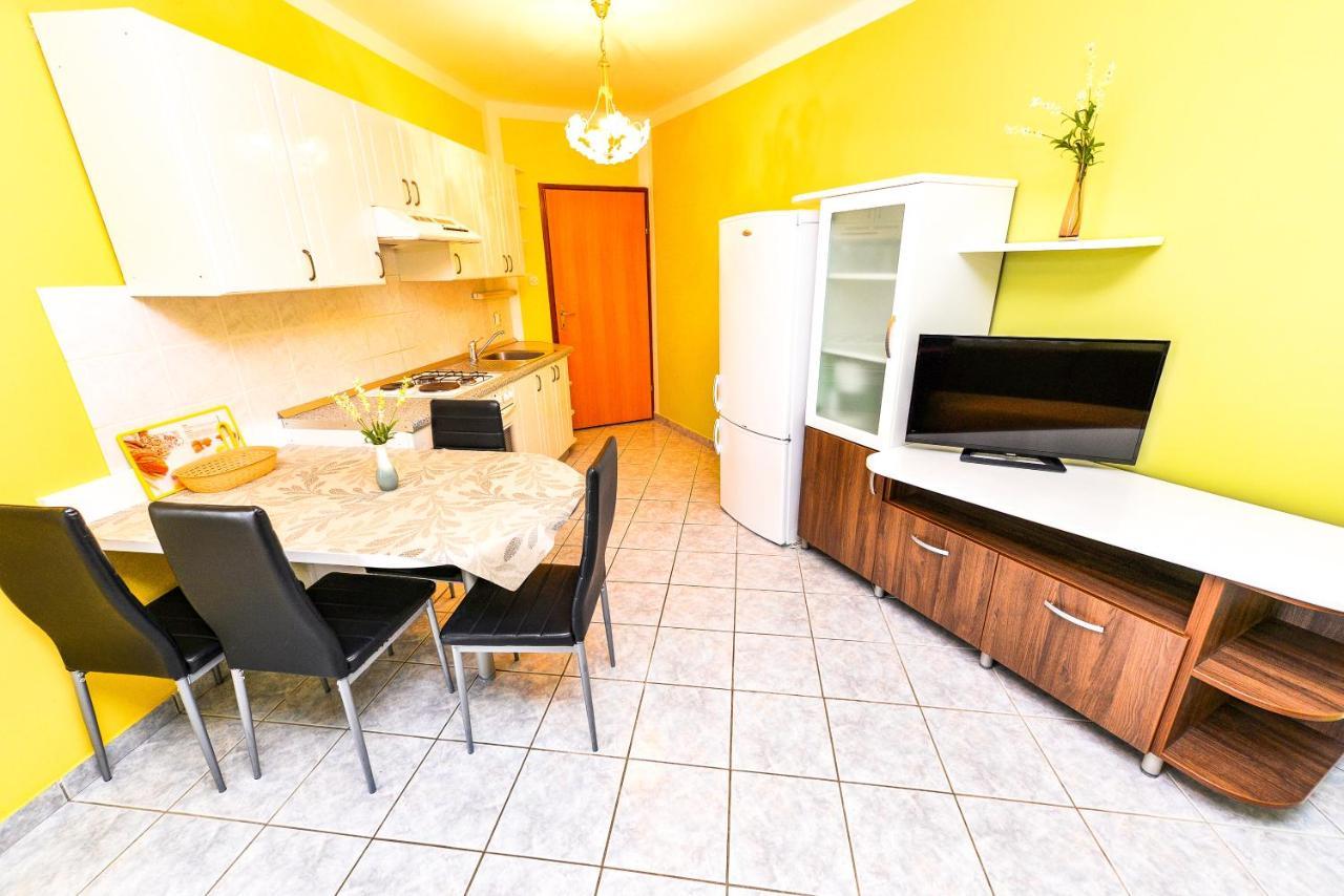 Apartments Hope ノヴァリャ エクステリア 写真