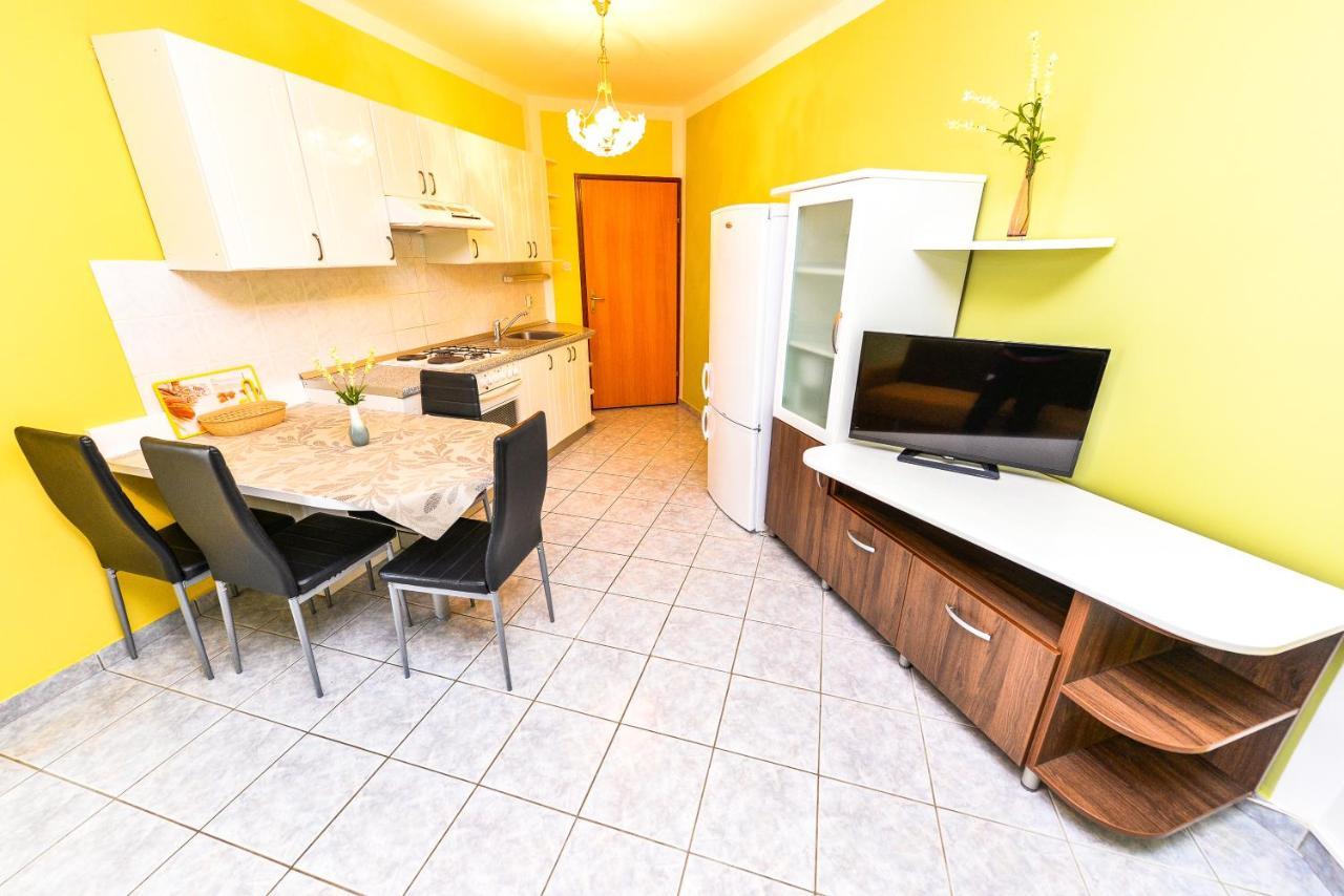 Apartments Hope ノヴァリャ エクステリア 写真