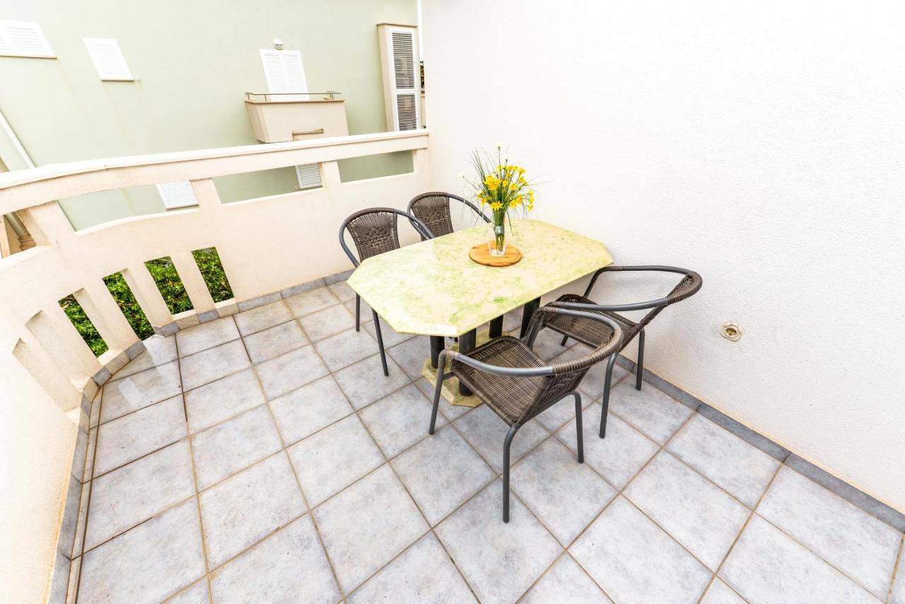 Apartments Hope ノヴァリャ エクステリア 写真