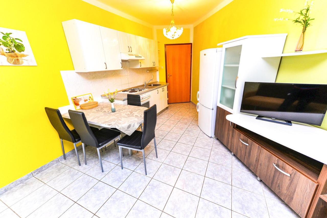 Apartments Hope ノヴァリャ エクステリア 写真